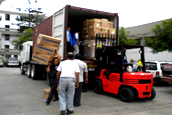 Contenedores de ayuda humanitaria